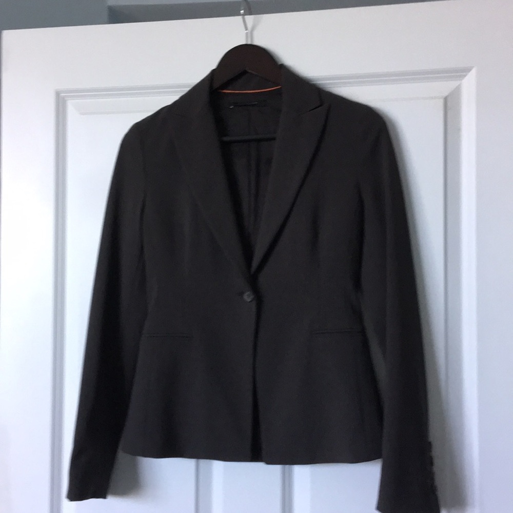 Gently Used Ellie Tahari Blazer. Size 2.